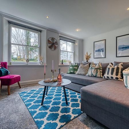 2 Bedroom Stylish Spacious Apt, Sleeps 6, Central Cheltenham, With Free Parking - By Blue Puffin Stays المظهر الخارجي الصورة