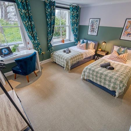 2 Bedroom Stylish Spacious Apt, Sleeps 6, Central Cheltenham, With Free Parking - By Blue Puffin Stays المظهر الخارجي الصورة
