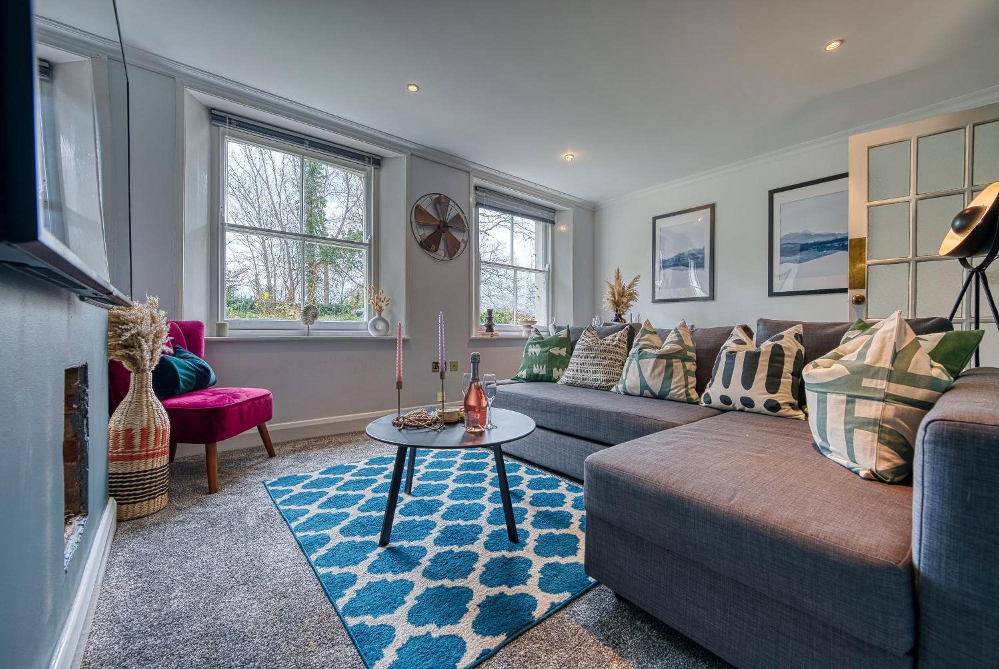 2 Bedroom Stylish Spacious Apt, Sleeps 6, Central Cheltenham, With Free Parking - By Blue Puffin Stays المظهر الخارجي الصورة