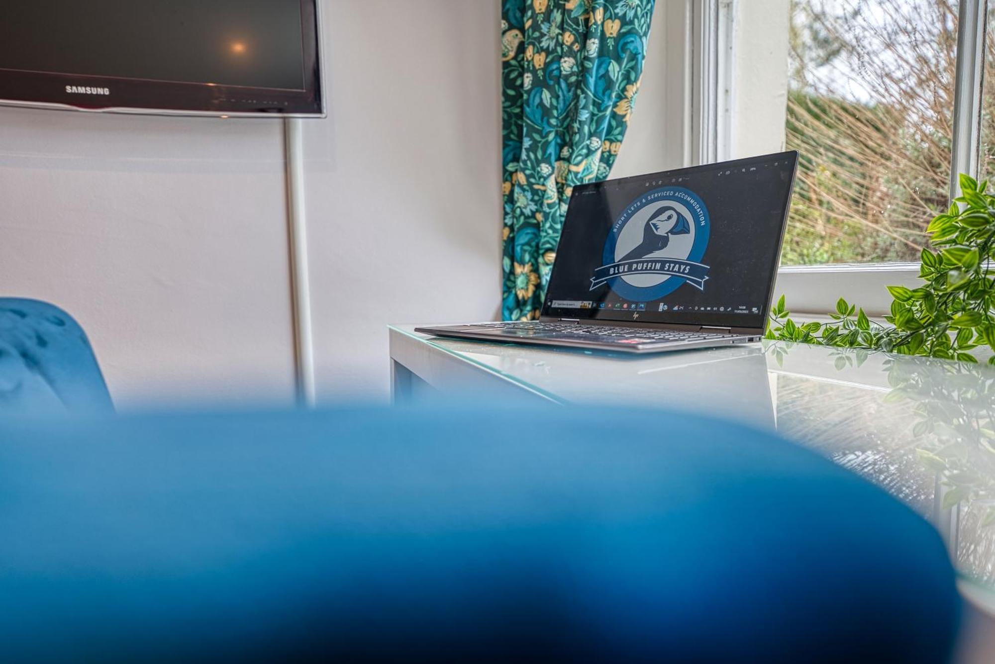 2 Bedroom Stylish Spacious Apt, Sleeps 6, Central Cheltenham, With Free Parking - By Blue Puffin Stays المظهر الخارجي الصورة